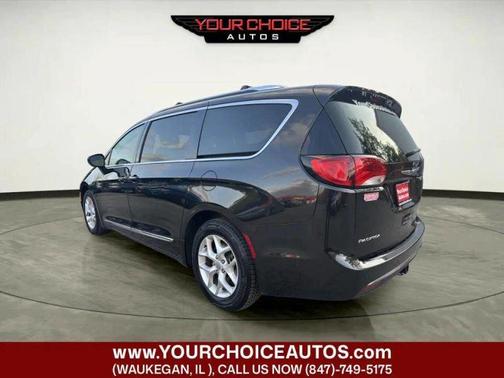 Brilliant Black Crystal Pearlcoat 2020 Chrysler Pacifica Touring L Plus FWD