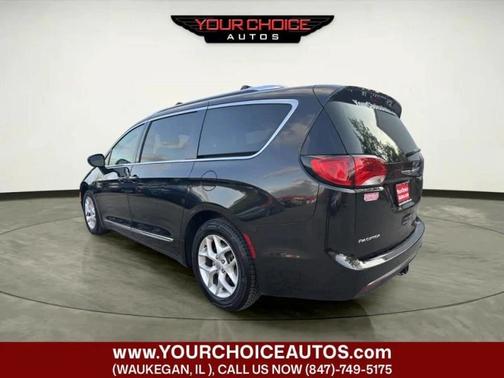 Brilliant Black Crystal Pearlcoat 2020 Chrysler Pacifica Touring L Plus FWD