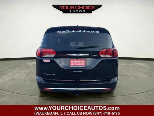 Brilliant Black Crystal Pearlcoat 2020 Chrysler Pacifica Touring L Plus FWD