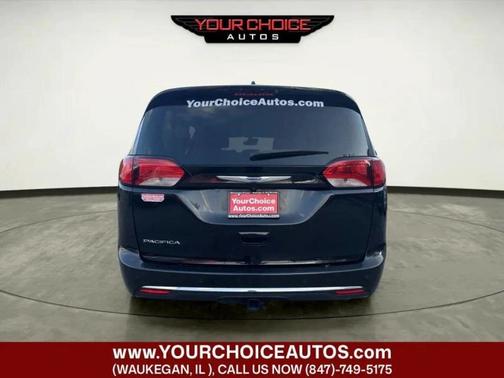 Brilliant Black Crystal Pearlcoat 2020 Chrysler Pacifica Touring L Plus FWD