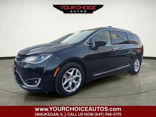 Brilliant Black Crystal Pearlcoat 2020 Chrysler Pacifica Touring L Plus FWD