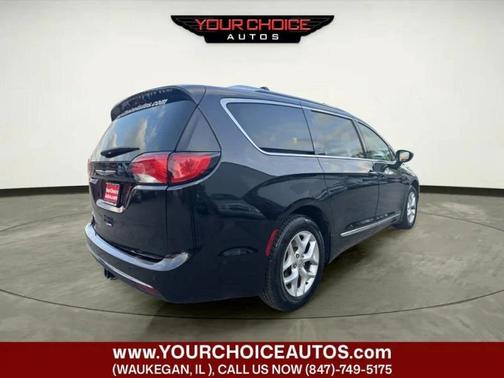 Brilliant Black Crystal Pearlcoat 2020 Chrysler Pacifica Touring L Plus FWD