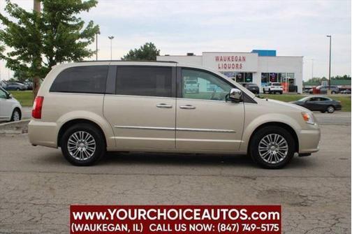 2014 Chrysler Town & Country Touring-L