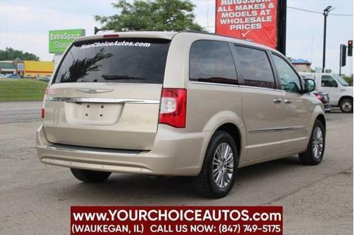 2014 Chrysler Town & Country Touring-L