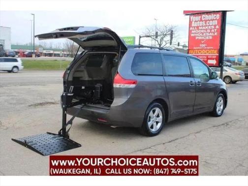 2012 Toyota Sienna 5dr 8-Pass Van V6 LE FWD (Natl)