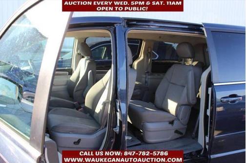 2009 Volkswagen Routan SE