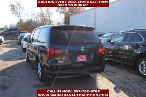 2009 Volkswagen Routan SE