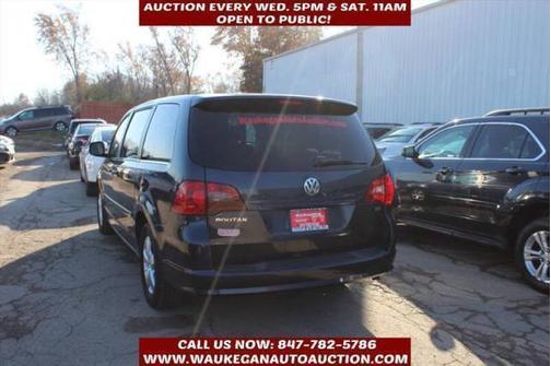 2009 Volkswagen Routan SE
