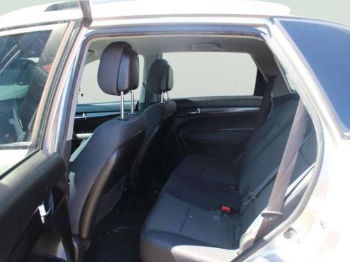 Bright Silver 2013 Kia Sorento 2WD 4dr V6 LX