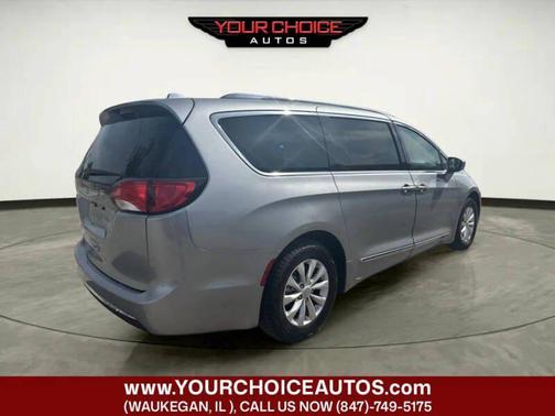 Billet Silver Metallic Clearcoat 2018 Chrysler Pacifica Touring L FWD
