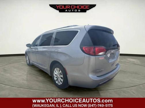 Billet Silver Metallic Clearcoat 2018 Chrysler Pacifica Touring L FWD