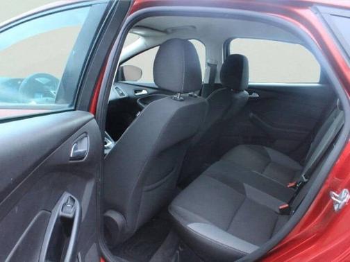 Race Red 2013 Ford Focus 5dr HB SE