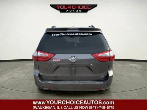 2018 Toyota Sienna XLE