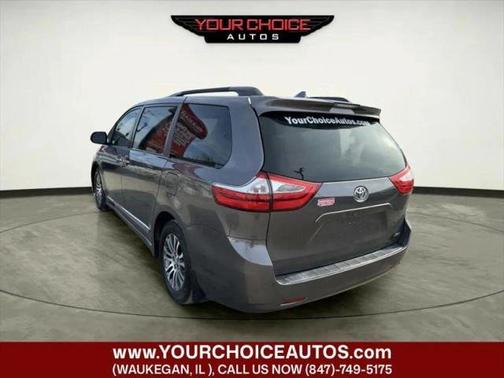 2018 Toyota Sienna XLE FWD 8-Passenger (Natl)