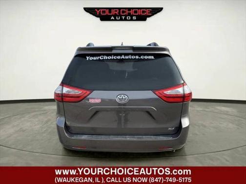 2018 Toyota Sienna XLE