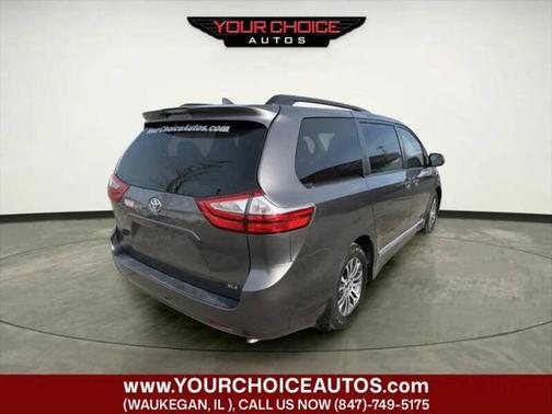 2018 Toyota Sienna XLE