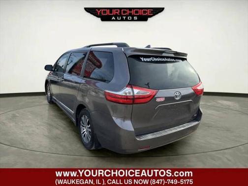2018 Toyota Sienna XLE