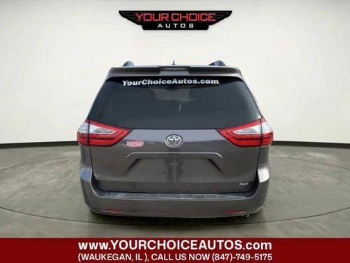 2018 Toyota Sienna XLE