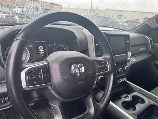 Diamond Black Crystal Pearlcoat 2022 RAM 1500 Laramie