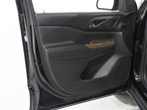 2017 GMC Acadia SLE-1