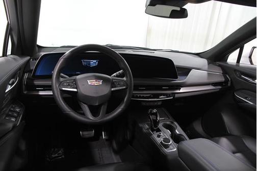 Crystal White Tricoat 2024 Cadillac XT4 Sport