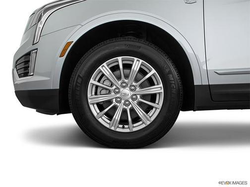 Photo 4 of 32 of 2018 Cadillac XT5 AWD
