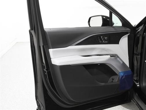 2026 Cadillac LYRIQ Premium Sport