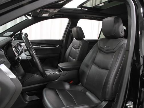 2022 Cadillac XT6 Premium Luxury AWD