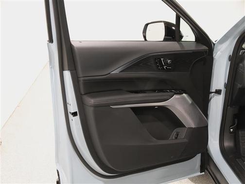 2025 Cadillac LYRIQ Sport