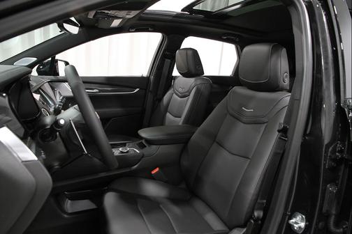 2025 Cadillac XT5 Sport