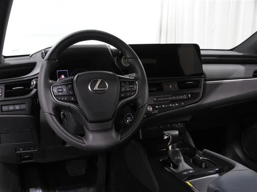 2024 Lexus ES 300h Ultra Luxury