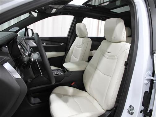 2025 Cadillac XT5 Sport