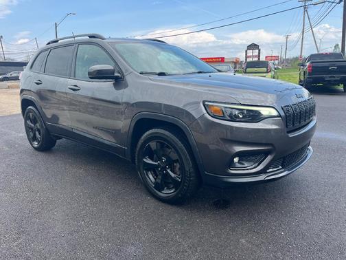Granite Crystal Metallic Clearcoat 2019 Jeep Cherokee Latitude