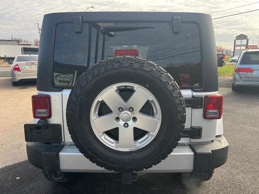 2011 Jeep Wrangler Unlimited Sahara
