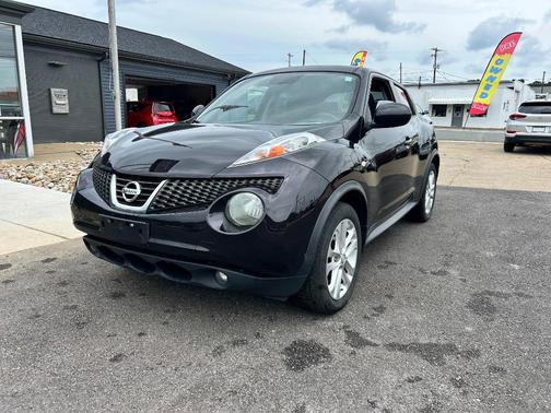 BLACK 2014 Nissan Juke SL