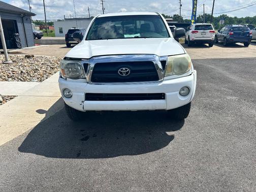 Super White 2005 Toyota Tacoma SR5