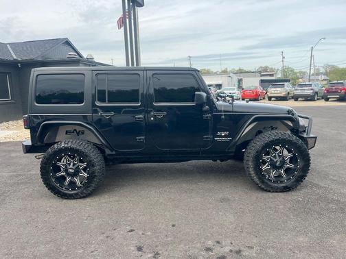 Black Clearcoat 2016 Jeep Wrangler Unlimited Sahara