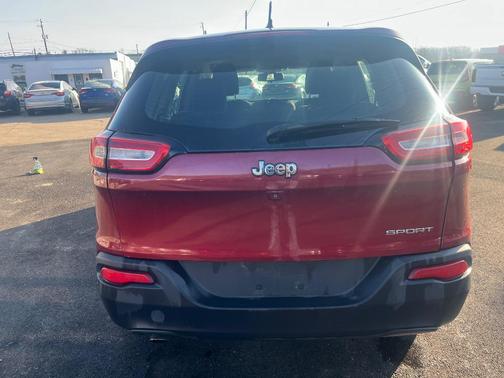 2015 Jeep Cherokee Sport