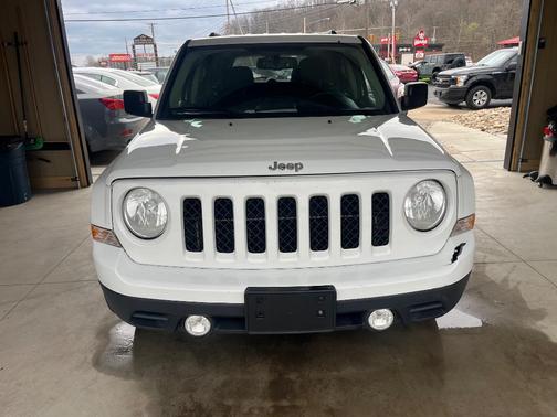 Bright White Clearcoat 2016 Jeep Patriot Latitude