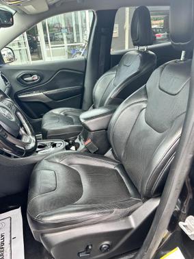 Diamond Black Crystal Pearlcoat 2020 Jeep Cherokee Limited