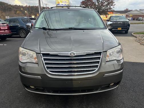 2010 Chrysler Town & Country Limited