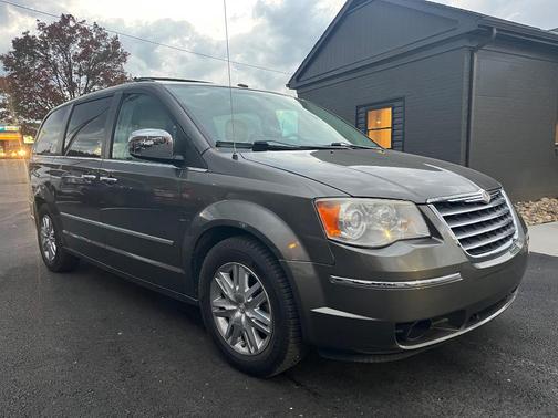 2010 Chrysler Town & Country Limited