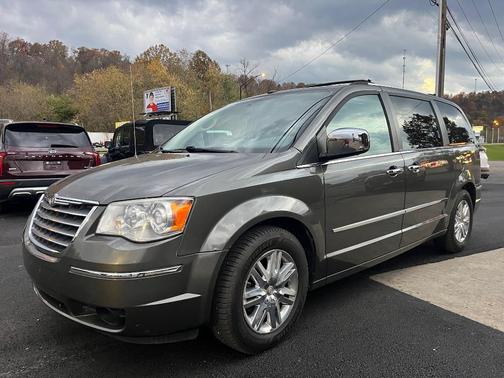 2010 Chrysler Town & Country Limited