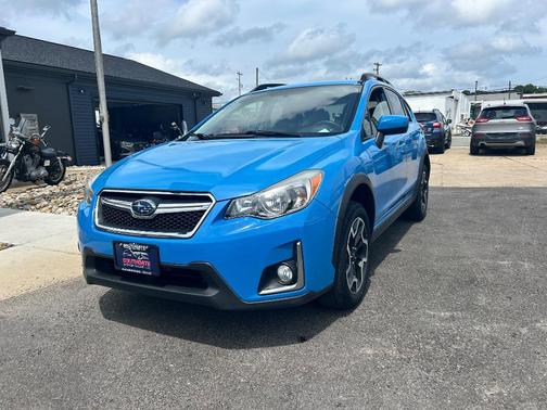 Hyper Blue 2017 Subaru Crosstrek 2.0i Premium