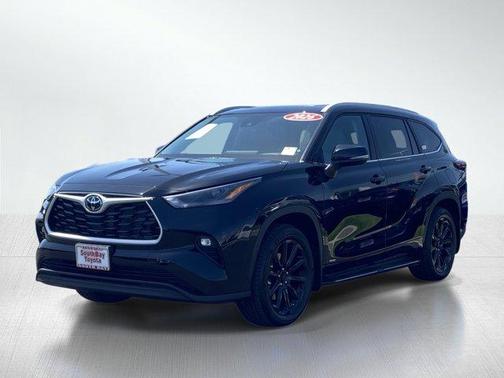 Midnight Black Metallic 2026 Toyota Highlander Hybrid XLE