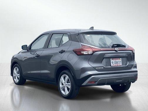Gun Metallic 2024 Nissan Kicks S