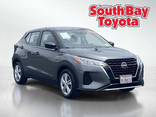 Gun Metallic 2024 Nissan Kicks S