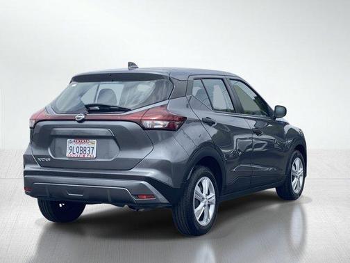 Gun Metallic 2024 Nissan Kicks S