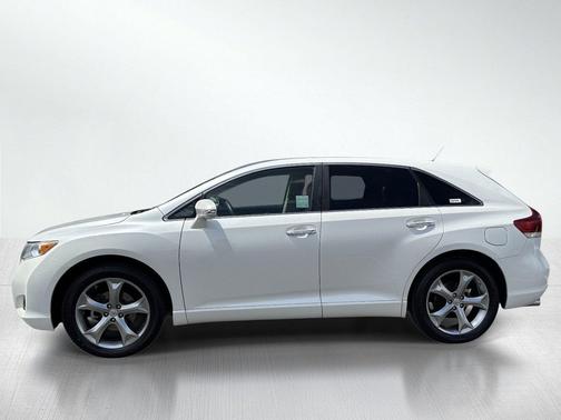 Blizzard Pearl 2014 Toyota Venza XLE