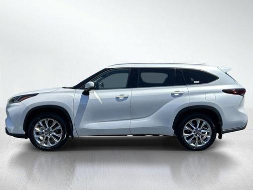 Wind Chill Pearl 2026 Toyota Highlander Hybrid Limited